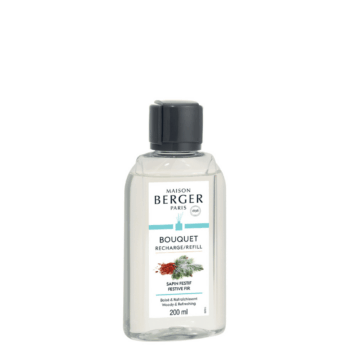 Rellena tus recipientes de varillas con el recambio de mikado Sapin Festif de Maison Berger